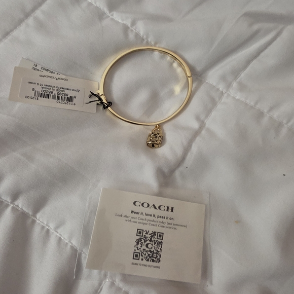 Coach Gold Lock Charm Bracelet So Pretty - Picture 5 of 5